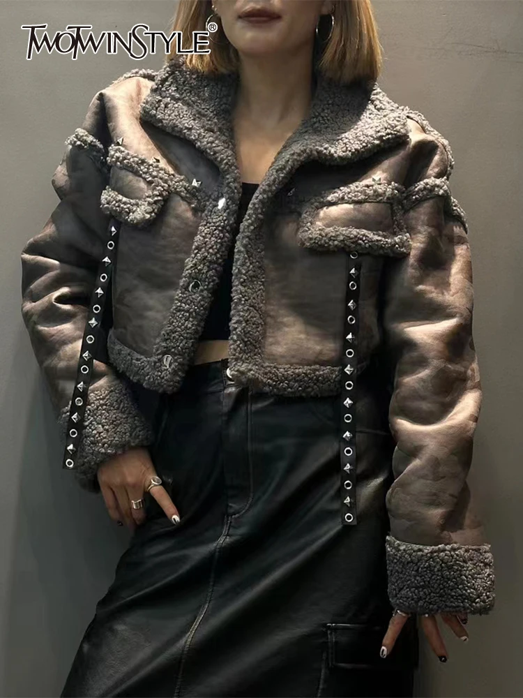 TWOTWINSTYLE Leather Spliced Pockets Coats For Women Lapel Long Sleeve Patchwork Lace Up Casual Vintage Coat Female Fashion 2023
TWOTWINSTYLE Leather Spliced Pockets Coats For Women Lapel Long Sleeve Patchwork Lace Up Casual Vintage Coat Female Fashion 2023