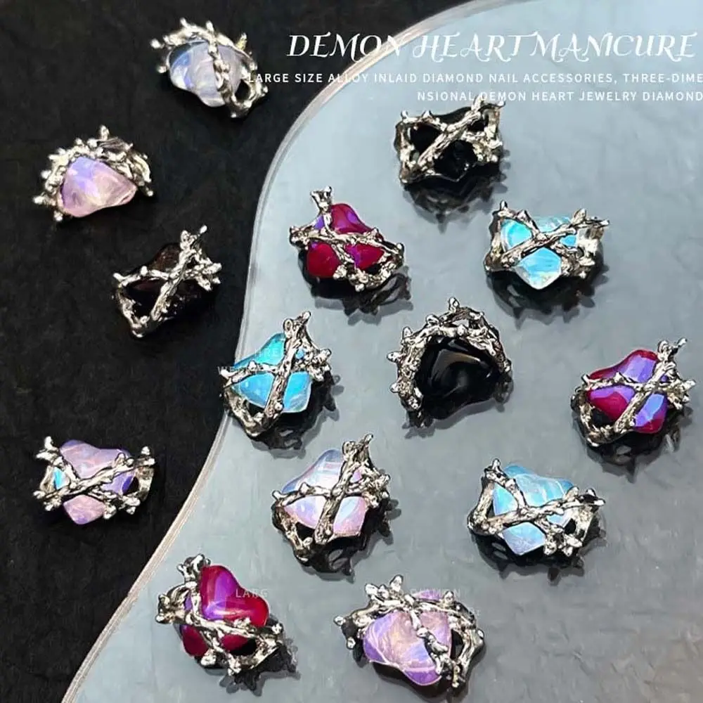 4Pcs/set Heart of Thorns Nail Art Accessories Vintage Alloy Nail Charm Dark Style Halloween Love Heart Nail Art Decorations
4Pcs/set Heart of Thorns Nail Art Accessories Vintage Alloy Nail Charm Dark Style Halloween Love Heart Nail Art Decorations