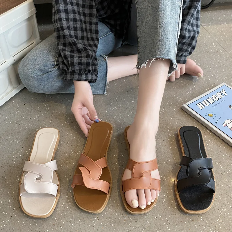 Simple Style Cross-Belt Women's Summer Slippers PVC Fashion Versatile Outdoor Casual Babouche Wholesale
Simple Style Cross-Belt Women's Summer Slippers PVC Fashion Versatile Outdoor Casual Babouche Wholesale