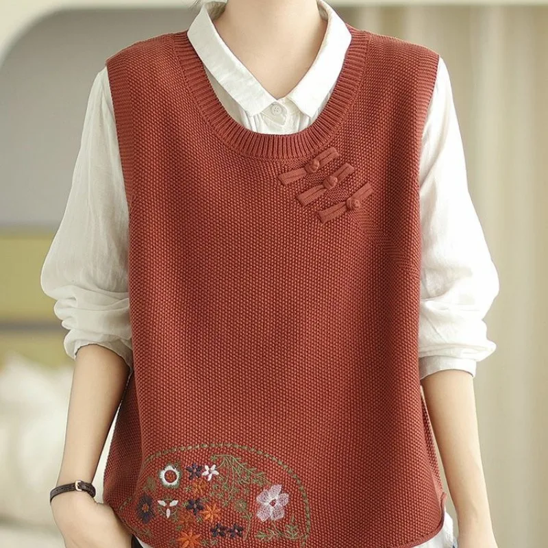 

Flower Embroidered Pan Button Retro Knitted Vest for Women's 2024 Loose Spring and Autumn New Pullover Round Neck Sleeveless Top