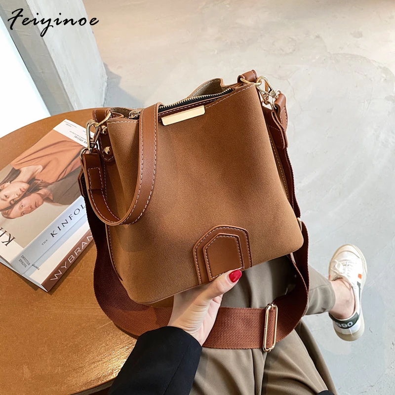Vintage Bucket Bags for Women Large Capacity Shoulder Bag Matte PU Leather Messenger Bag Female Big Casual Handbags Tote 2022`
Vintage Bucket Bags for Women Large Capacity Shoulder Bag Matte PU Leather Messenger Bag Female Big Casual Handbags Tote 2022`