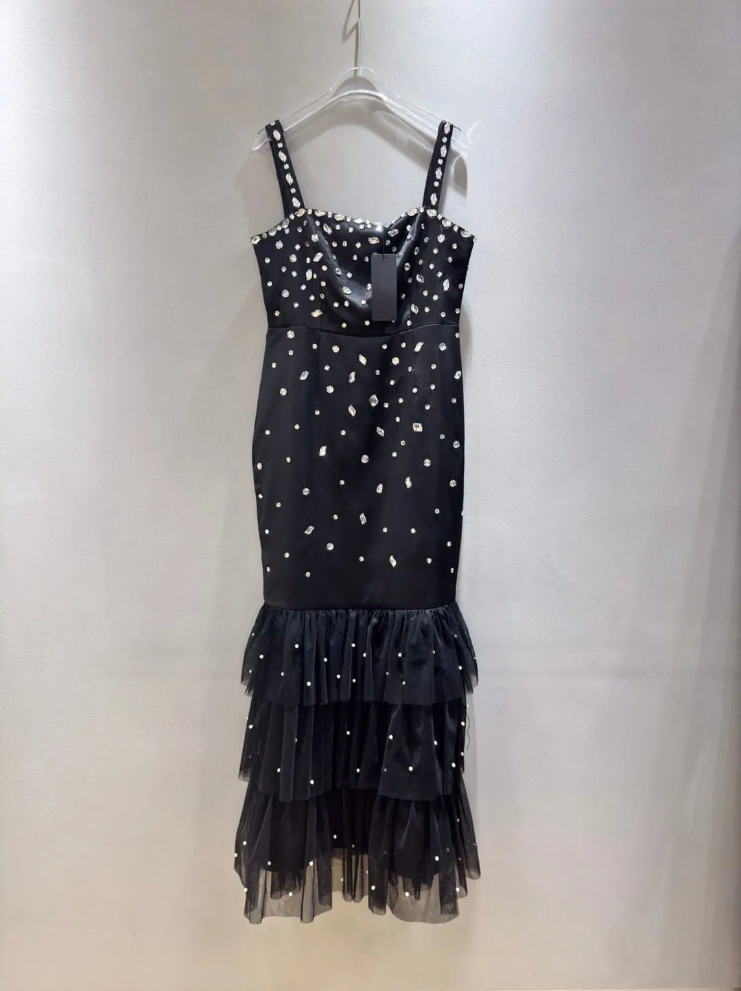 

2024 Spring/Summer New Women's Wear Black Elegant Rhinestone Stitching Layered Mesh Spaghetti-Strap Dress 0420