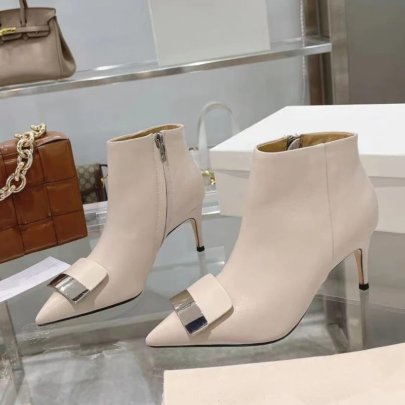 Fashion Pointed Ankle Boots Women Sexy Stiletto High Heels Luxury Brand Metal Decoration Short Boots Side Zipper Runway Shoe
Fashion Pointed Ankle Boots Women Sexy Stiletto High Heels Luxury Brand Metal Decoration Short Boots Side Zipper Runway Shoe