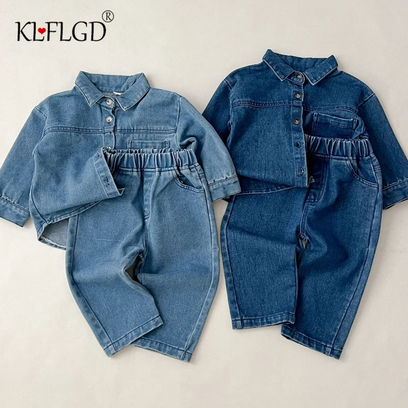 

Корейская детская одежда для малышей, новинка весны 2024, Джинсовый верх и низ для малышей, повседневный мультяшный комплект для детей 0-5 лет
