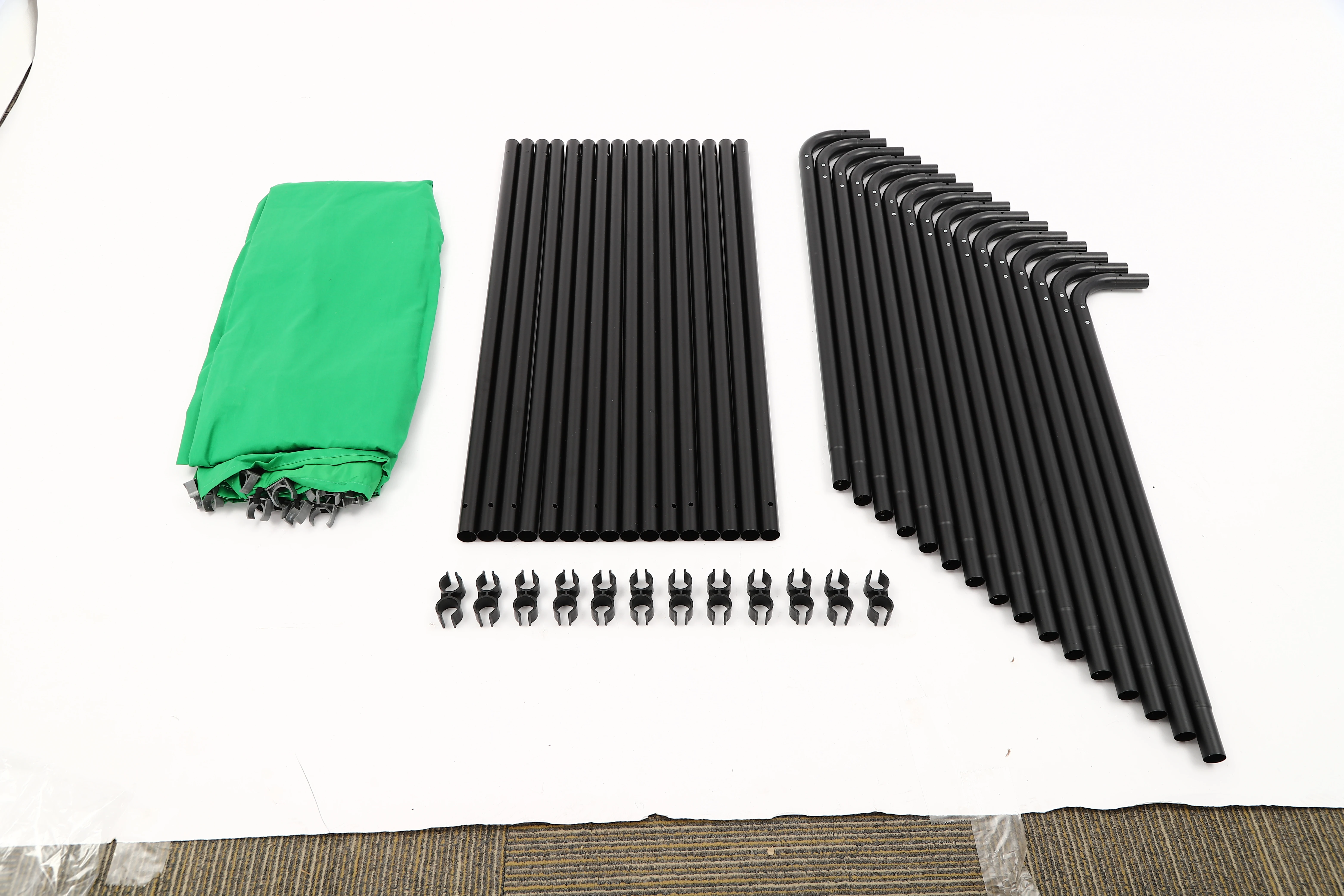 4x2.4-meter Photography Backdrop Stand with Green Cloth Quadruple Screen Background Bracket for Live Videos Interviews Parties 4x2.4-meter Photography Backdrop Stand with Green Cloth Quadruple Screen Background Bracket for Live Videos Interviews Parties
