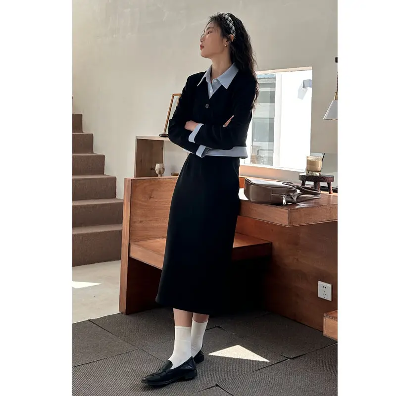 Color-blocked Short Suit Jacket for Women in Autumn-Winter 2023 A-line Slimming Half-skirt Two-Piece Set with a Stylish Look
Color-blocked Short Suit Jacket for Women in Autumn-Winter 2023 A-line Slimming Half-skirt Two-Piece Set with a Stylish Look
