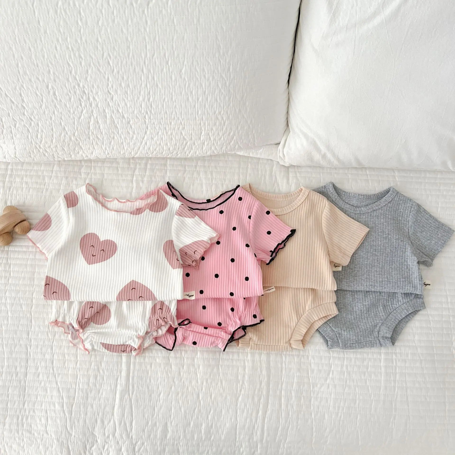 2023 New Baby Girl Short Sleeve Clothes Set Cute Heart Print Infant Girl Outfits Toddler Baby Summer T Shirt + Shorts 2pcs Suit
2023 New Baby Girl Short Sleeve Clothes Set Cute Heart Print Infant Girl Outfits Toddler Baby Summer T Shirt + Shorts 2pcs Suit
