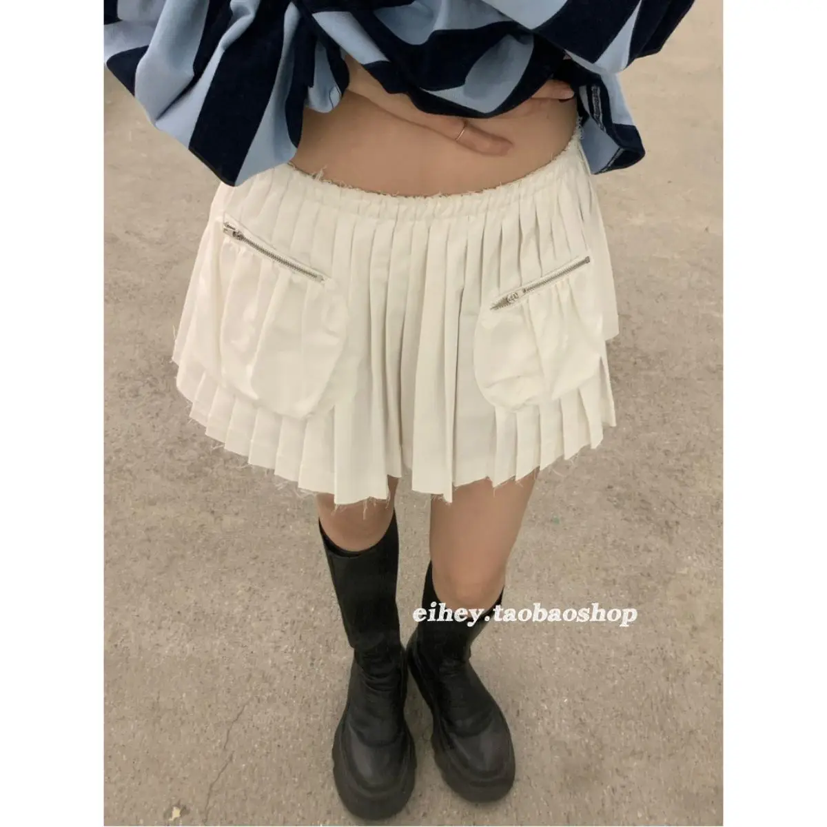 2023 Summer Vintage Korean Retro High Street Low Waist Pocket Zipper Pleated Mini Skirt Streetwear Fashion Skirt
2023 Summer Vintage Korean Retro High Street Low Waist Pocket Zipper Pleated Mini Skirt Streetwear Fashion Skirt
