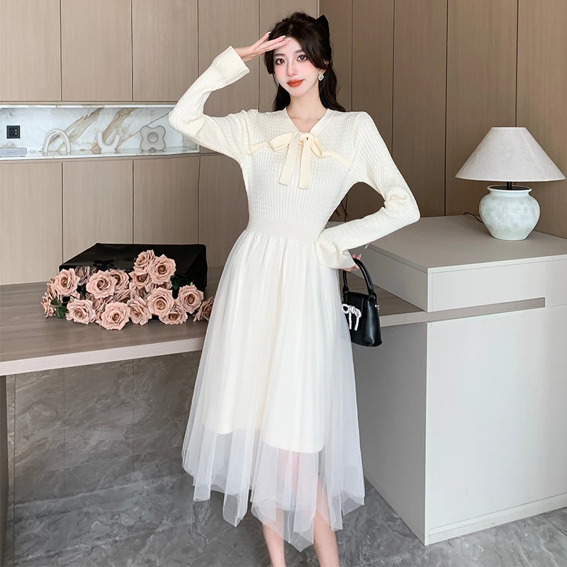 Elegant French Spring Mesh Patchwork Knitted Sweater Dress 2024 New Fashion Women Bow Collar Flare Sleeve High Waist Midi Dress
Elegant French Spring Mesh Patchwork Knitted Sweater Dress 2024 New Fashion Women Bow Collar Flare Sleeve High Waist Midi Dress