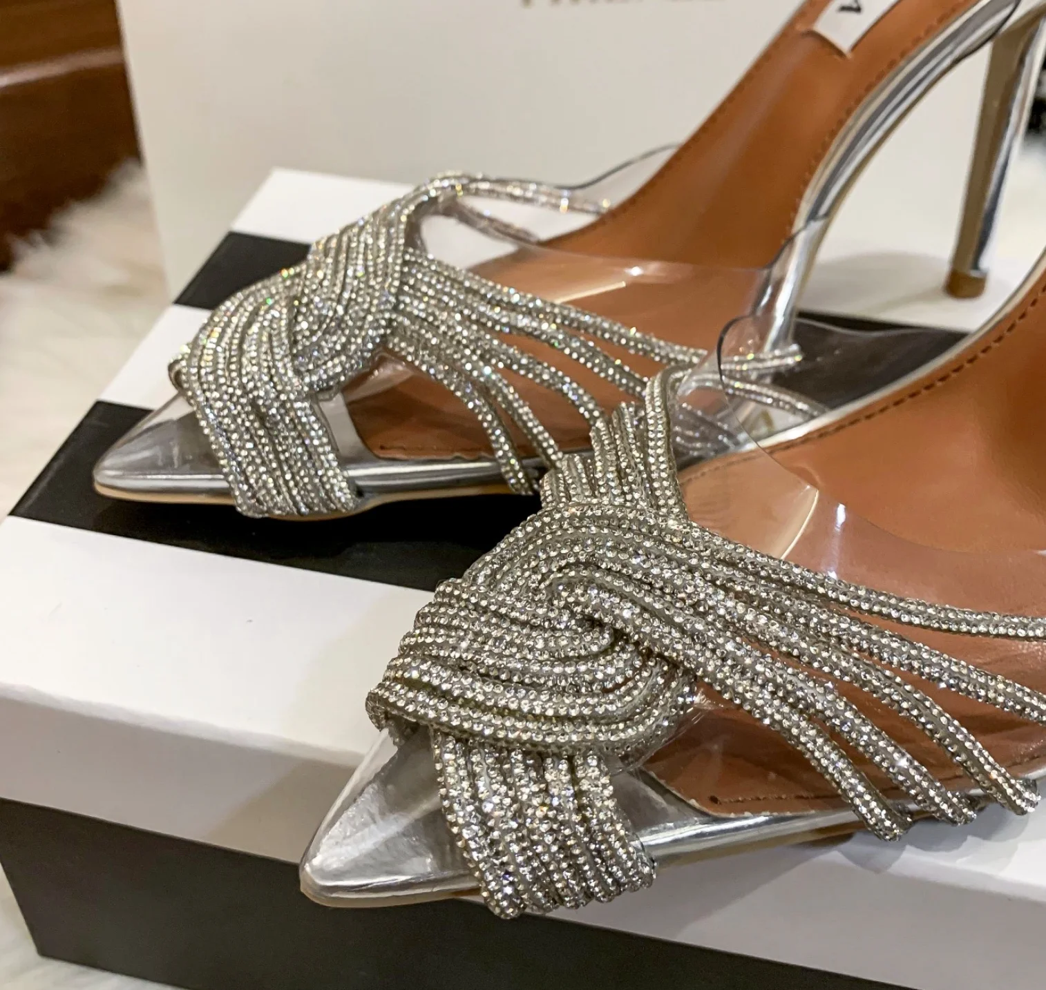 

Женские брендовые свадебные туфли, сандалии для подружки невесты, блестящие туфли-лодочки с ремешком на пятке и острым носком, соблазнительные сандалии с кристаллами, на высоком каблуке