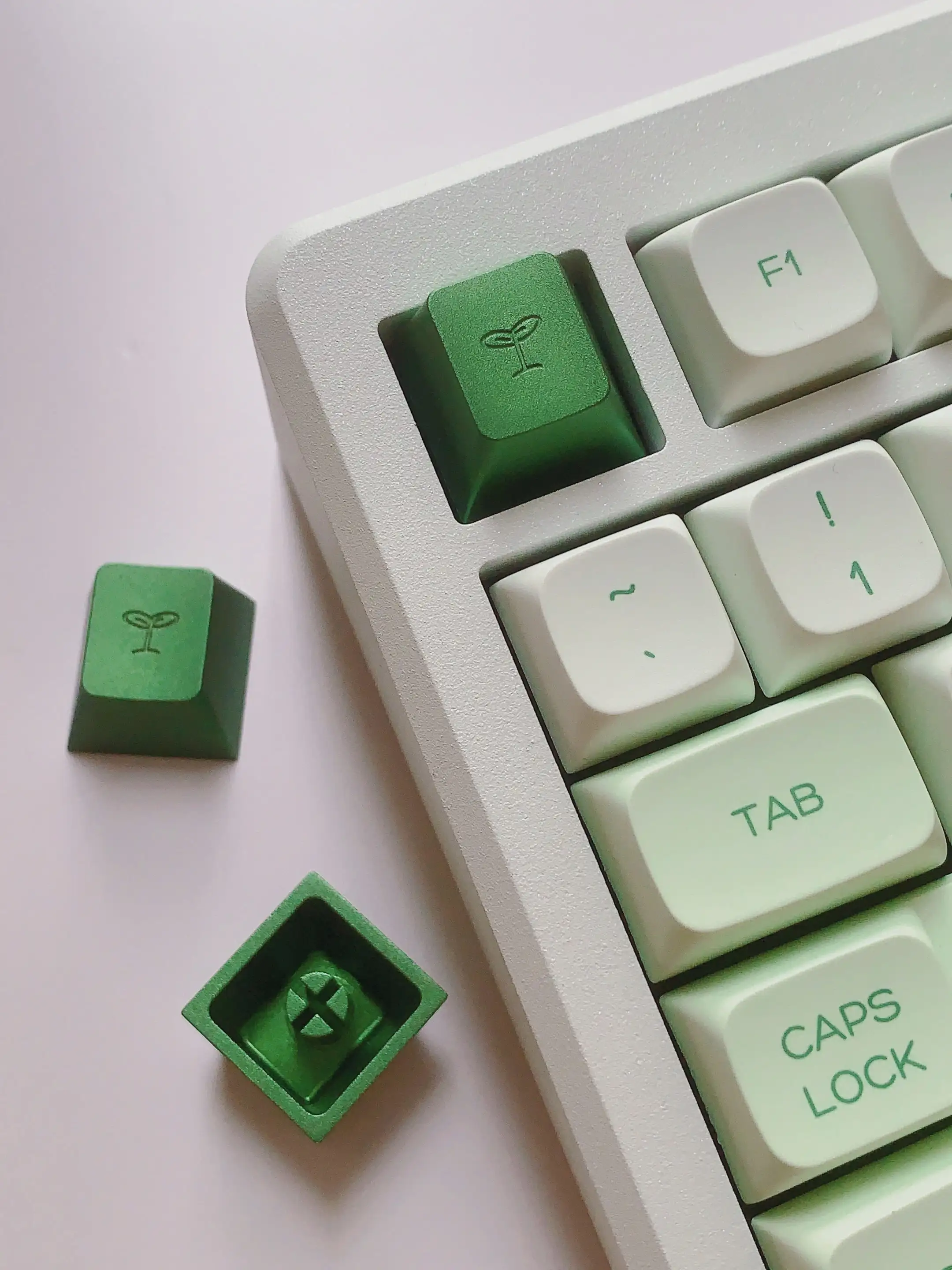 

Original Factory Profile R4 Metal Keycaps No Backlit Cross Axis Mechanical Gaming Keyboard Green Aluminum Key Cap