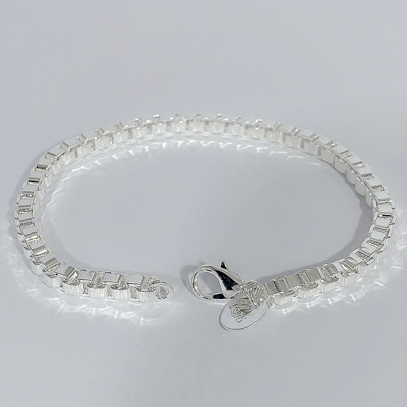 Fashion Silver Plated Box Shape Cuff Bracelet for Men Women's Simple Geometry Bracelet Chain Bracelet Unisex Jewelry
Fashion Silver Plated Box Shape Cuff Bracelet for Men Women's Simple Geometry Bracelet Chain Bracelet Unisex Jewelry