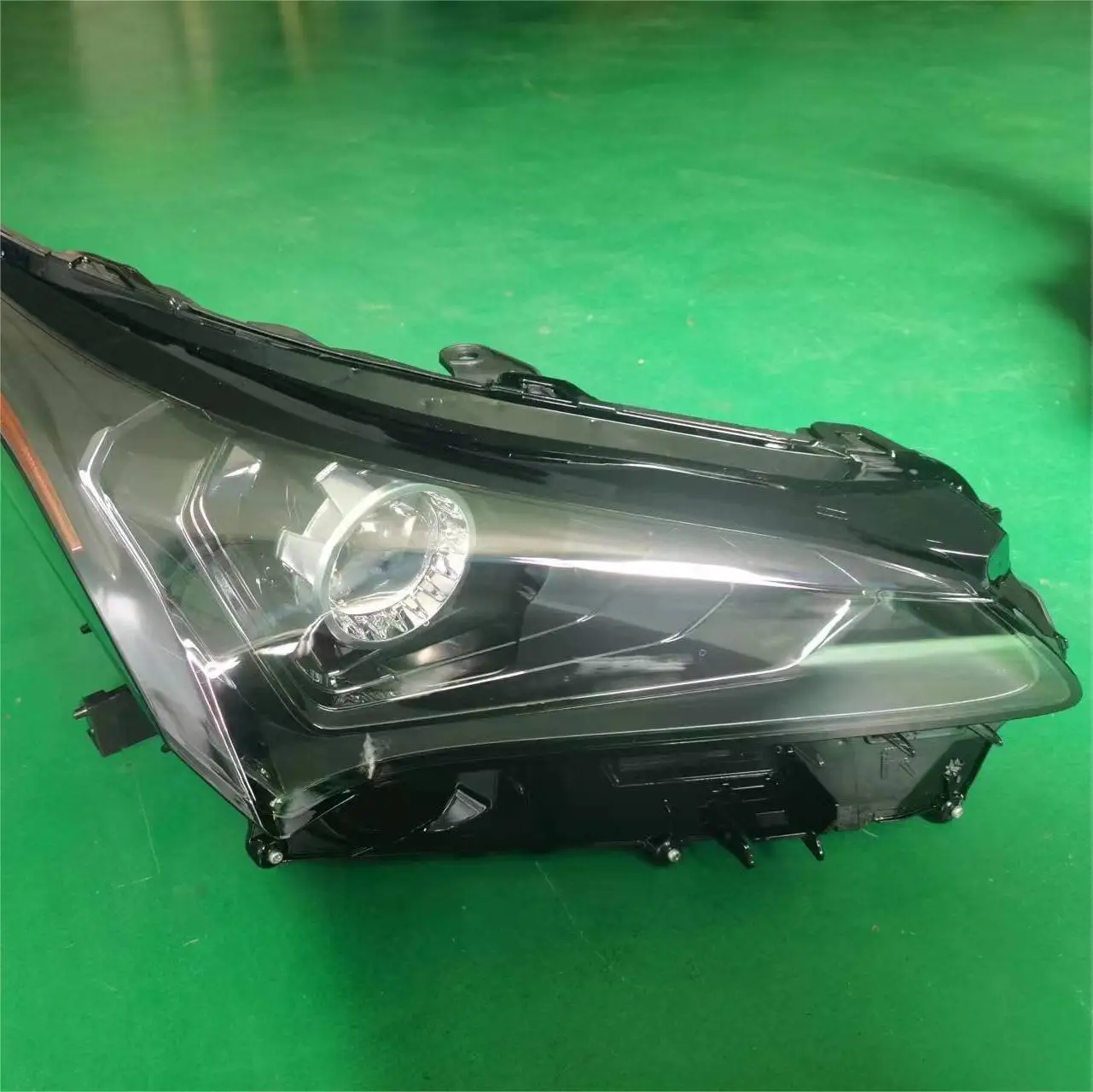 For Lexus NX18 US headlight assembly NX300H full LED upgrade high configuration
For Lexus NX18 US headlight assembly NX300H full LED upgrade high configuration