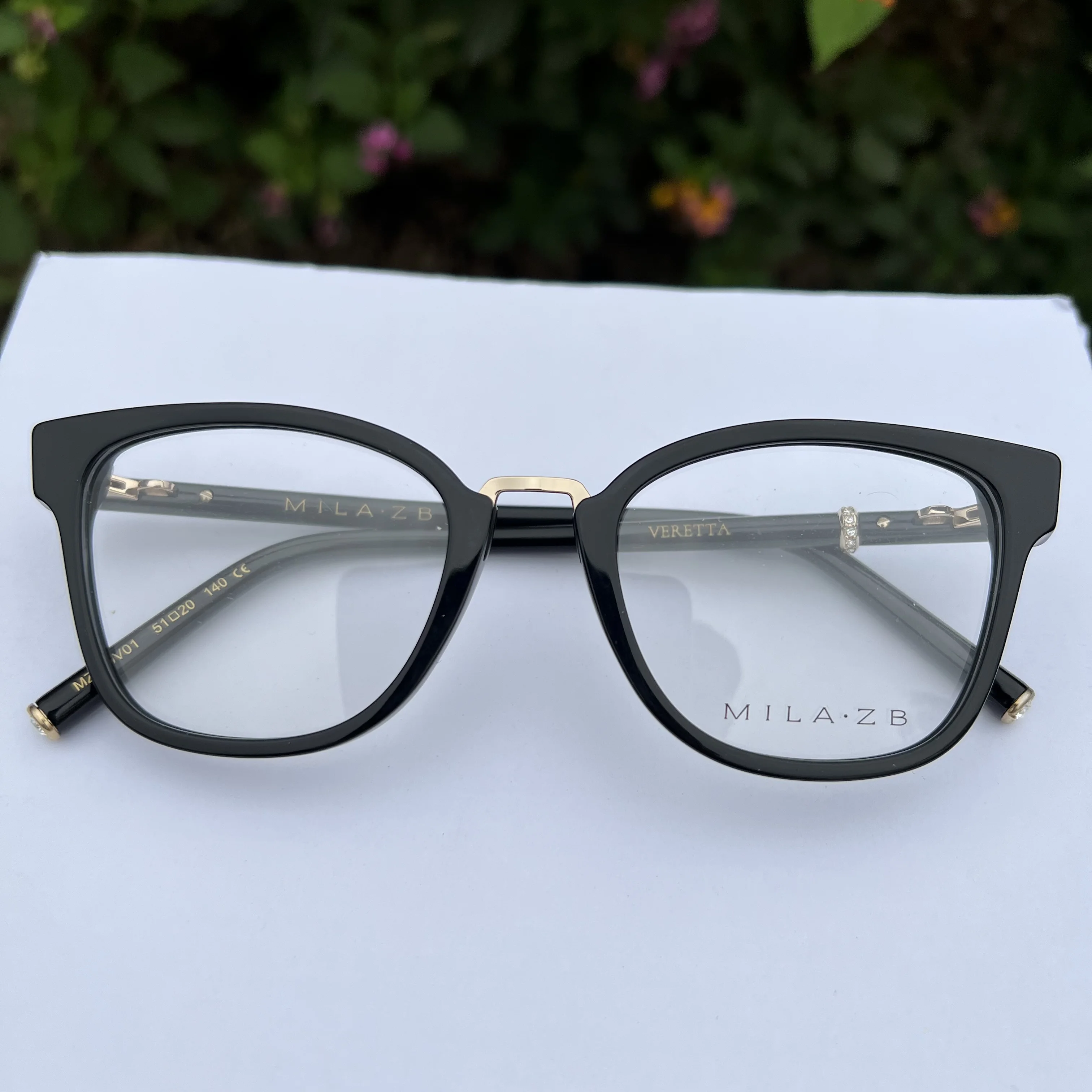 

Italian Fashion Brand Ladies Cat Eye Eyeglasses Frame with Inlaid Crystal Fibre Acetate Material