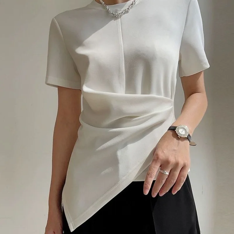 

White French Cropped Waist Irregular Short sleeved T-shirt for Women's 2024 New Women's Design Feeling Waist Tight Top