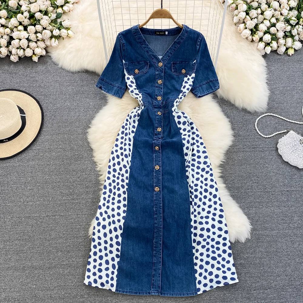 Gentle Summer Style V-neck Short-sleeved Single-breasted Polka-dot Stitching Denim A-line Dress Elegant Long Dress
Gentle Summer Style V-neck Short-sleeved Single-breasted Polka-dot Stitching Denim A-line Dress Elegant Long Dress