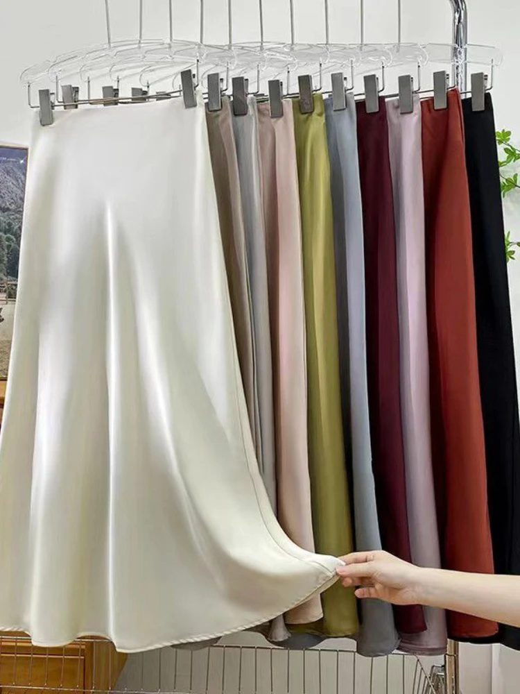 High Waisted Silky Smooth Women's Skirt Ice Silk Satin Finish Elegant Autumn A-line Skirt Hip Wrapped Women Elastic Waist Skirts
High Waisted Silky Smooth Women's Skirt Ice Silk Satin Finish Elegant Autumn A-line Skirt Hip Wrapped Women Elastic Waist Skirts