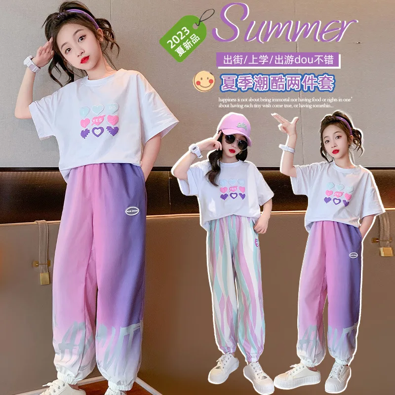Summer new girls' suit Summer dress medium children Korean cartoon short sleeve gradient color style trousers two-piece set
Summer new girls' suit Summer dress medium children Korean cartoon short sleeve gradient color style trousers two-piece set