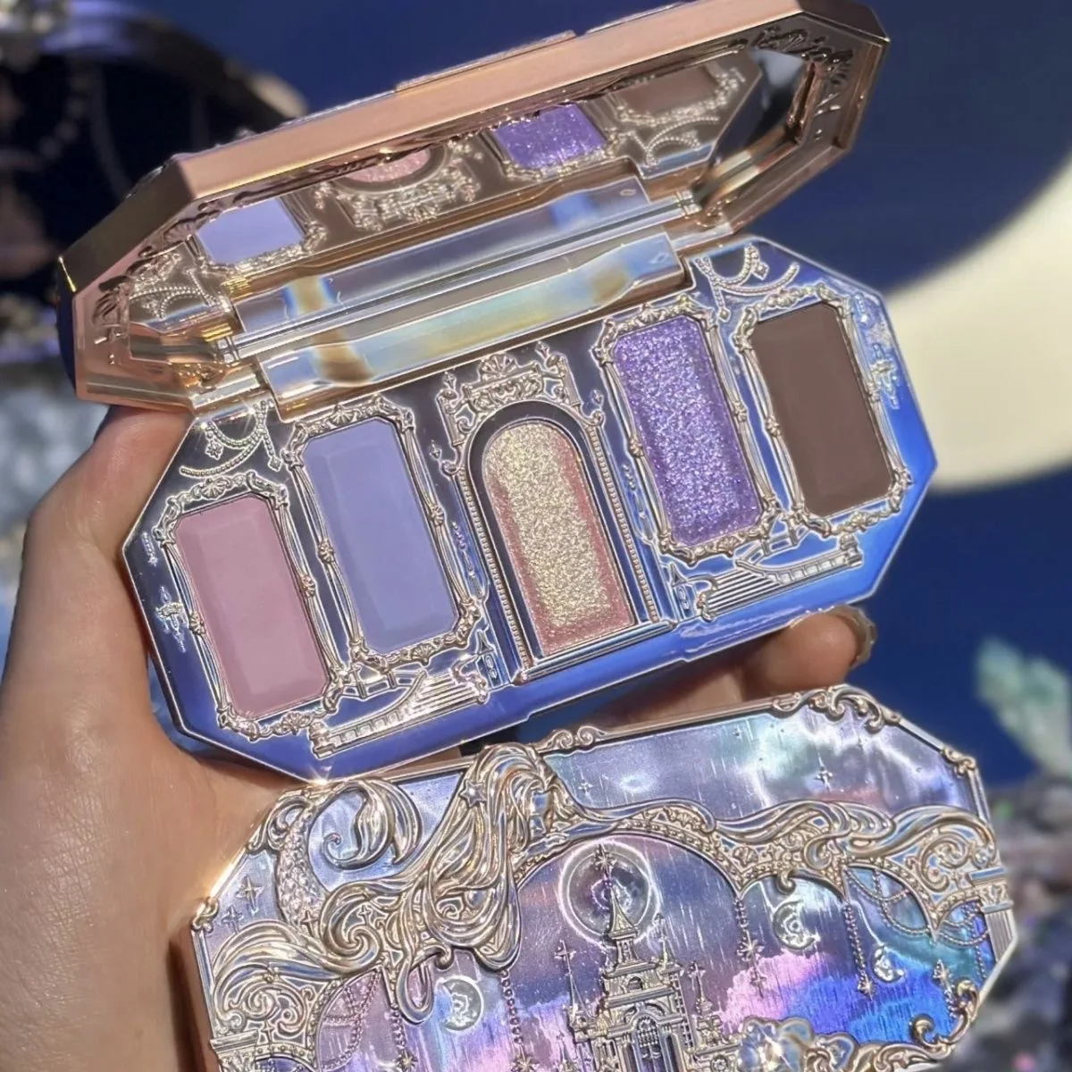 5 Color Glitter Eyeshadow Palette Flower Knows Moonlight Mermaid Eyeshadow Delicate Matte Glow Shimmer Chameleon Waterproof
5 Color Glitter Eyeshadow Palette Flower Knows Moonlight Mermaid Eyeshadow Delicate Matte Glow Shimmer Chameleon Waterproof