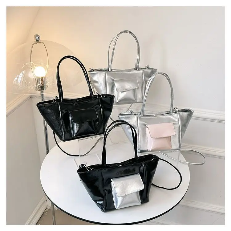 Korean 2023 New Fashion Design Contrast Color Versatile Women's Handbag Sweet Cool Trendy Shoulder Bag Simple Casual Bucket Bag
Korean 2023 New Fashion Design Contrast Color Versatile Women's Handbag Sweet Cool Trendy Shoulder Bag Simple Casual Bucket Bag