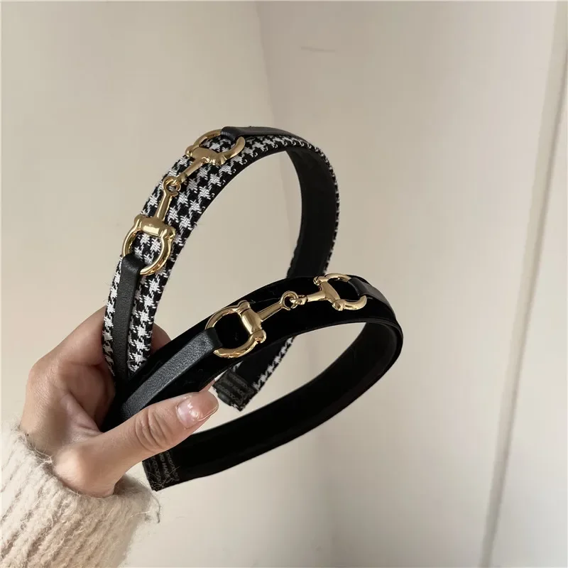 Fashion French Houndstooth Checkered Headbands for Women Hepburn-style Metal Buckle Delicate Velvet Hair Band Hair Accessories
Fashion French Houndstooth Checkered Headbands for Women Hepburn-style Metal Buckle Delicate Velvet Hair Band Hair Accessories