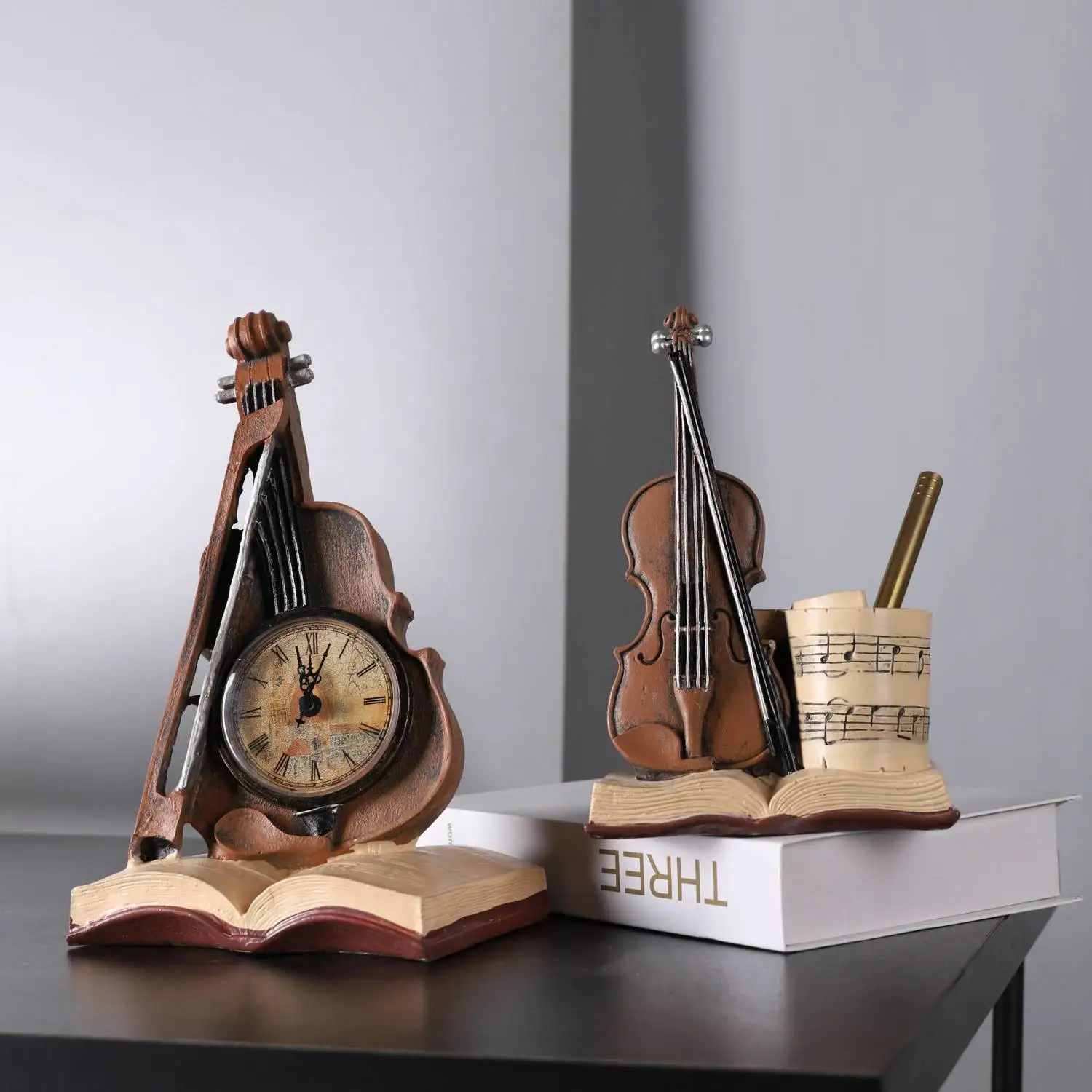 

Violin ornaments creative pen holder desk personalized pen holder study office bookcase wine cabinet decorations