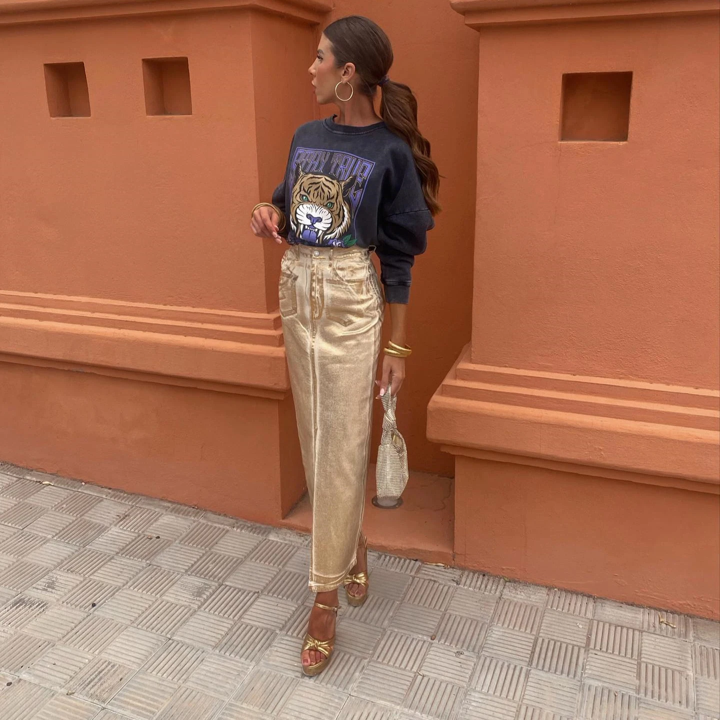 Golden High Waist Denim Skirt Long Women Y2K Aesthetic Pockets Straight Cargo Skirt Vintage Split Dirty Style Streetwar Party
Golden High Waist Denim Skirt Long Women Y2K Aesthetic Pockets Straight Cargo Skirt Vintage Split Dirty Style Streetwar Party