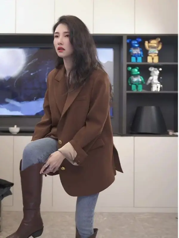 Women's Autumn/winter British Style Short Blazers Jacket Vintage Casual Solid Color Loose Fitting Single Breasted Suit Jacket
Women's Autumn/winter British Style Short Blazers Jacket Vintage Casual Solid Color Loose Fitting Single Breasted Suit Jacket