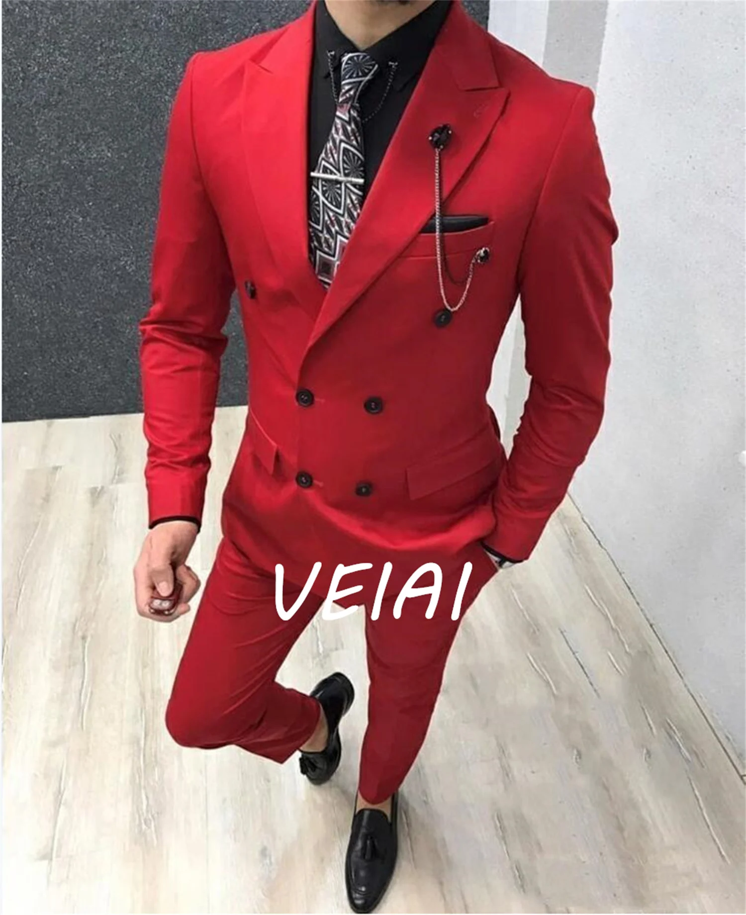

Red Handsome Double-Breasted Groomsmen Peak Lapel Groom Tuxedos Men Suits Wedding/Prom/Dinner Best Man Blazer(Jacket+Pants+Tie)