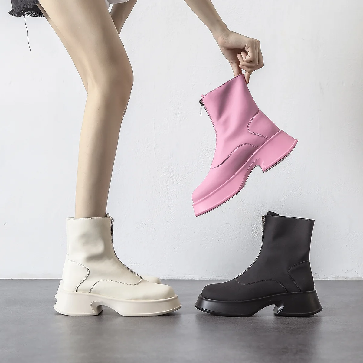 Front Zipper Boots British Style Women Shoes 2023 New Arrival Fashion Botas Square Heel Ankle Boots
Front Zipper Boots British Style Women Shoes 2023 New Arrival Fashion Botas Square Heel Ankle Boots