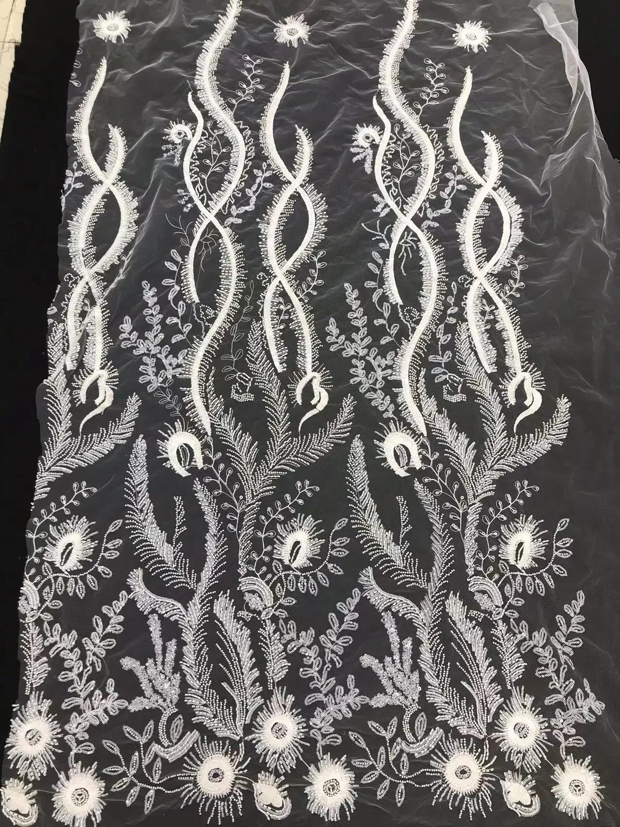 Exquisite new listing, white beaded tube + sequin wedding dress lace embroidery, European and American fashion wedding dresses
Exquisite new listing, white beaded tube + sequin wedding dress lace embroidery, European and American fashion wedding dresses
