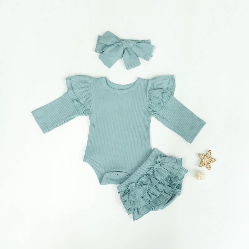 Conjunto Bebê Fru Fru 3 peças - Macacão, calcinha e faixa em algodão super macio Conjunto Bebê Fru Fru 3 peças - Macacão, calcinha e faixa em algodão super macio