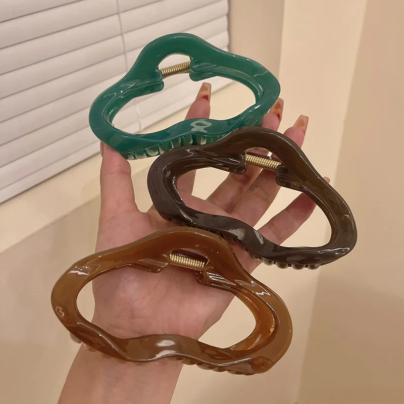 Clouds Hollow Out Hair Claws Clips Women Girls Jelly Acrylic Hair Clamps Placstic Irregular Hair Barrettes Hair Accessories New
Clouds Hollow Out Hair Claws Clips Women Girls Jelly Acrylic Hair Clamps Placstic Irregular Hair Barrettes Hair Accessories New