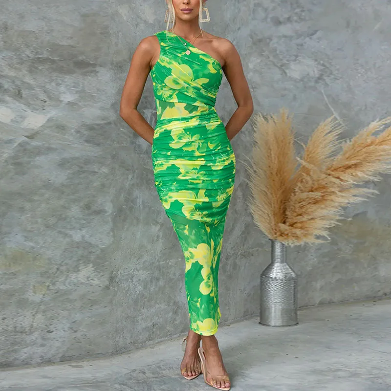 Summer Sleeveless Pleated Party Dress Sexy Diagonal Collar Floral Print Slim Dress Female Temperament Hip Wrap INS Holiday Dress
Summer Sleeveless Pleated Party Dress Sexy Diagonal Collar Floral Print Slim Dress Female Temperament Hip Wrap INS Holiday Dress