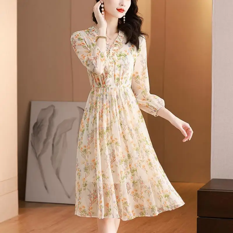 Chiffon Floral Dress Women Spring Summer New Fashion Style V-neck Splicing Stitching for Slim Mid-length Fashion Summer Dress
Chiffon Floral Dress Women Spring Summer New Fashion Style V-neck Splicing Stitching for Slim Mid-length Fashion Summer Dress
