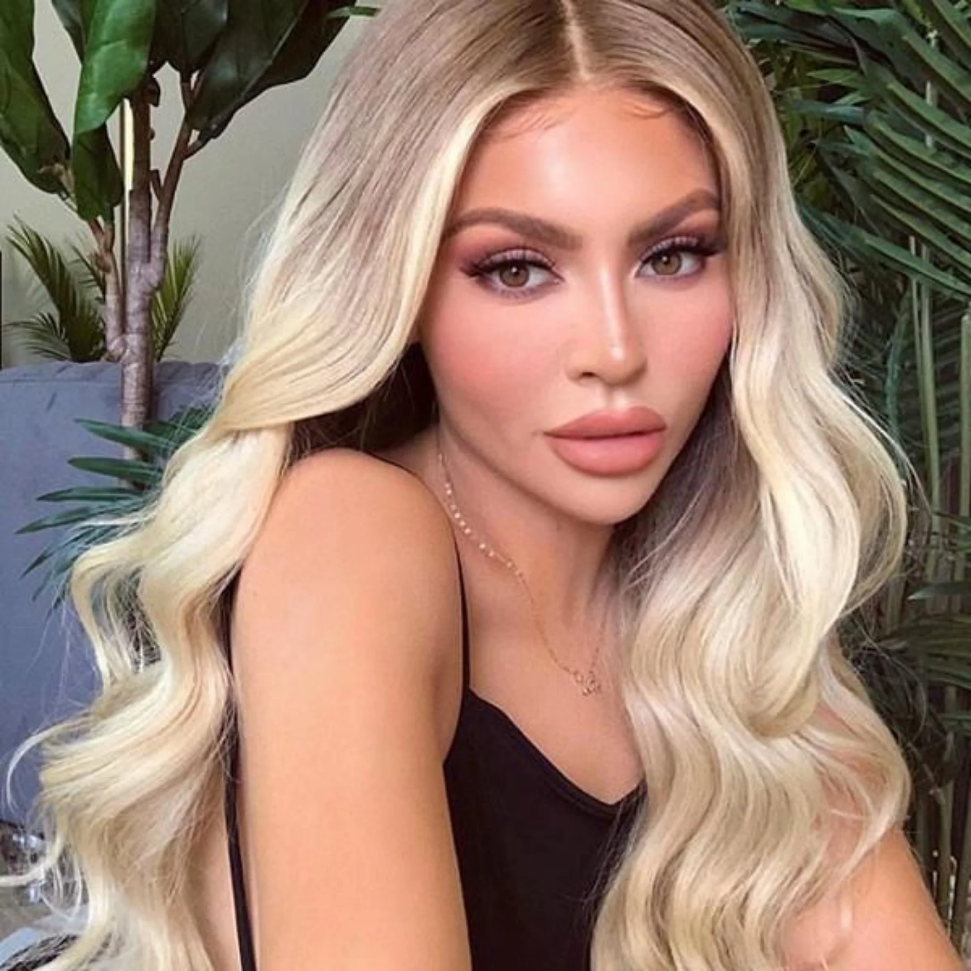 

Blonde Lace Front Wig with Dark Brown Roots Long Wavy Ombre Light Blonde Wig Natural Looking Synthetic Heat Resistant Fiber Wigs