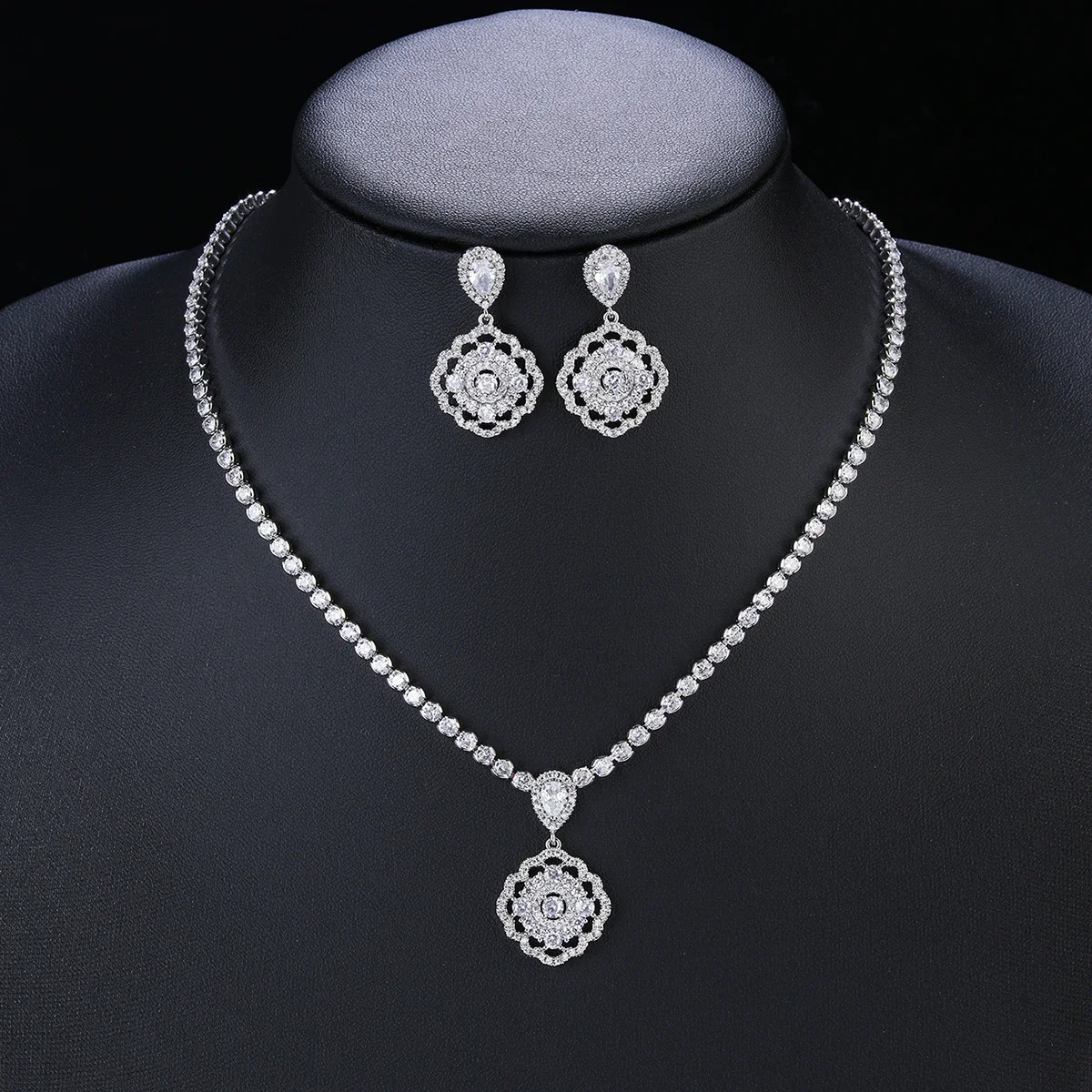 

Fashion Simple Transparent CZ Shiny Cubic Zirconia Wedding Party Pendat Necklace Earrings Jewelry Set CN10754