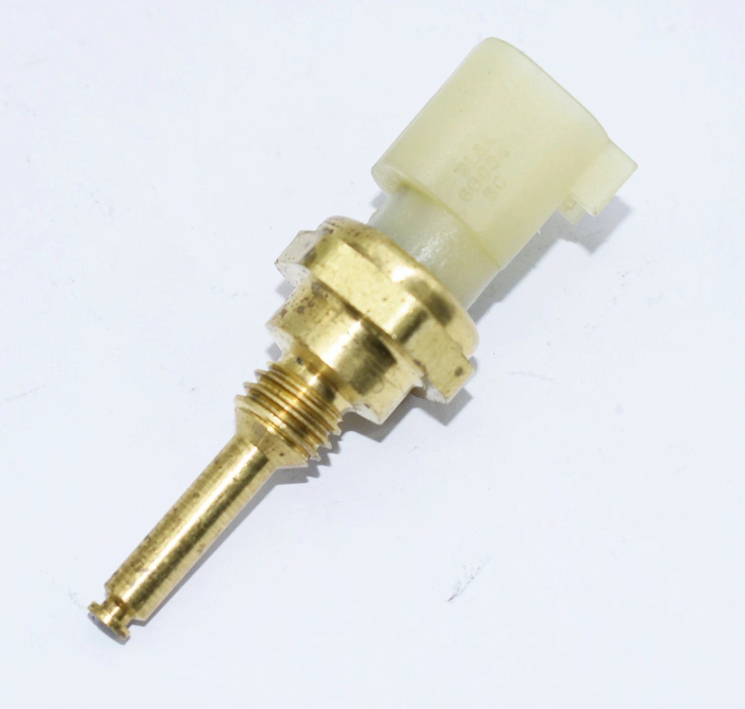 Датчик температуры охлаждающей жидкости 9L8A6G004BC 9L8A-6G004-BC для Ford Focus III Super Duty Fusion 9L8Z-6G004-B 9L8Z-6G004-E
Датчик температуры охлаждающей жидкости 9L8A6G004BC 9L8A-6G004-BC для Ford Focus III Super Duty Fusion 9L8Z-6G004-B 9L8Z-6G004-E