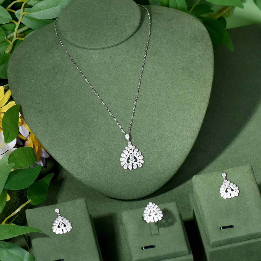 4 шт., цепочка с подвеской с фианитами
4 шт., цепочка с подвеской с фианитами