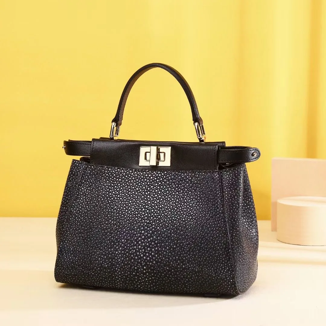 New Genuine Leather Women's Bag Handbag Small Pearl Fish European Station Fashion Versatile Women's One Shoulder Crossbody Bag
New Genuine Leather Women's Bag Handbag Small Pearl Fish European Station Fashion Versatile Women's One Shoulder Crossbody Bag