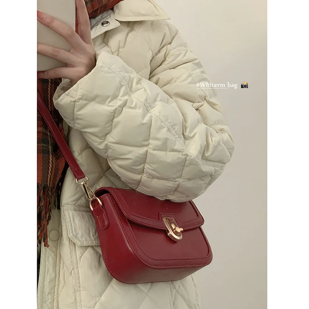 

High-end Women's Underarm Bags Fashionable New Niche Hasp Design Small Square Crossbody Bag Pu Leather Red Female Shoulder Pack