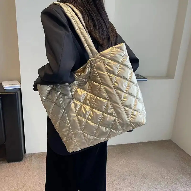 

New Cotton Coat Bag 2024 Women's Bag Lingge Handheld Autumn/Winter Down Large Capacity Commuter One Shoulder Versatile Tote Bag