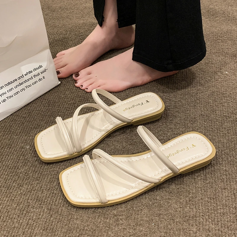 Шлепанцы женские летние низкие, сланцы, модная пляжная мягкая обувь на плоской резиновой подошве, роскошные римские сандалии, искусственная ткань, Sca, 2024 
Шлепанцы женские летние низкие, сланцы, модная пляжная мягкая обувь на плоской резиновой подошве, роскошные римские сандалии, искусственная ткань, Sca, 2024