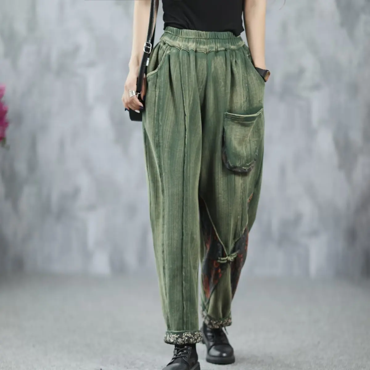 Harem Trousers 2023 Autumn Womens Fashion Loose Casual Chinese Vintage Art Splicing Large Pocket Elastic Waist Pants
Harem Trousers 2023 Autumn Womens Fashion Loose Casual Chinese Vintage Art Splicing Large Pocket Elastic Waist Pants