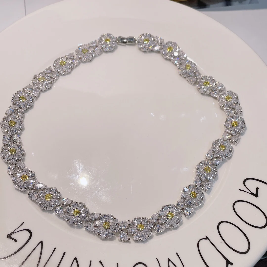 Fashion Trendy Flower Design AAA Cubic Zirconia Necklace Pendants For Women Party Gifts Bridal Wedding Accessories Bijoux P92
Fashion Trendy Flower Design AAA Cubic Zirconia Necklace Pendants For Women Party Gifts Bridal Wedding Accessories Bijoux P92