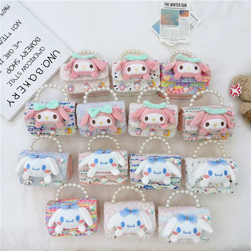 Милая Детская маленькая квадратная сумка на одно плечо Cinnamoroll Sanrio, Сумка с жемчугом, трендовая сумка через плечо с жемчужной цепочкой для девочек
Милая Детская маленькая квадратная сумка на одно плечо Cinnamoroll Sanrio, Сумка с жемчугом, трендовая сумка через плечо с жемчужной цепочкой для девочек
