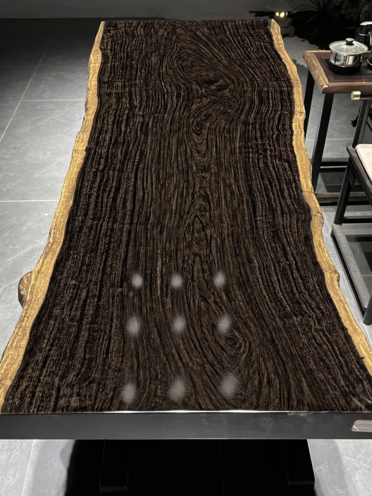 Sandalwood large board table, Ba Hua new Chinese style chair tea table, BJD table combination board office work, old table, whol
Sandalwood large board table, Ba Hua new Chinese style chair tea table, BJD table combination board office work, old table, whol