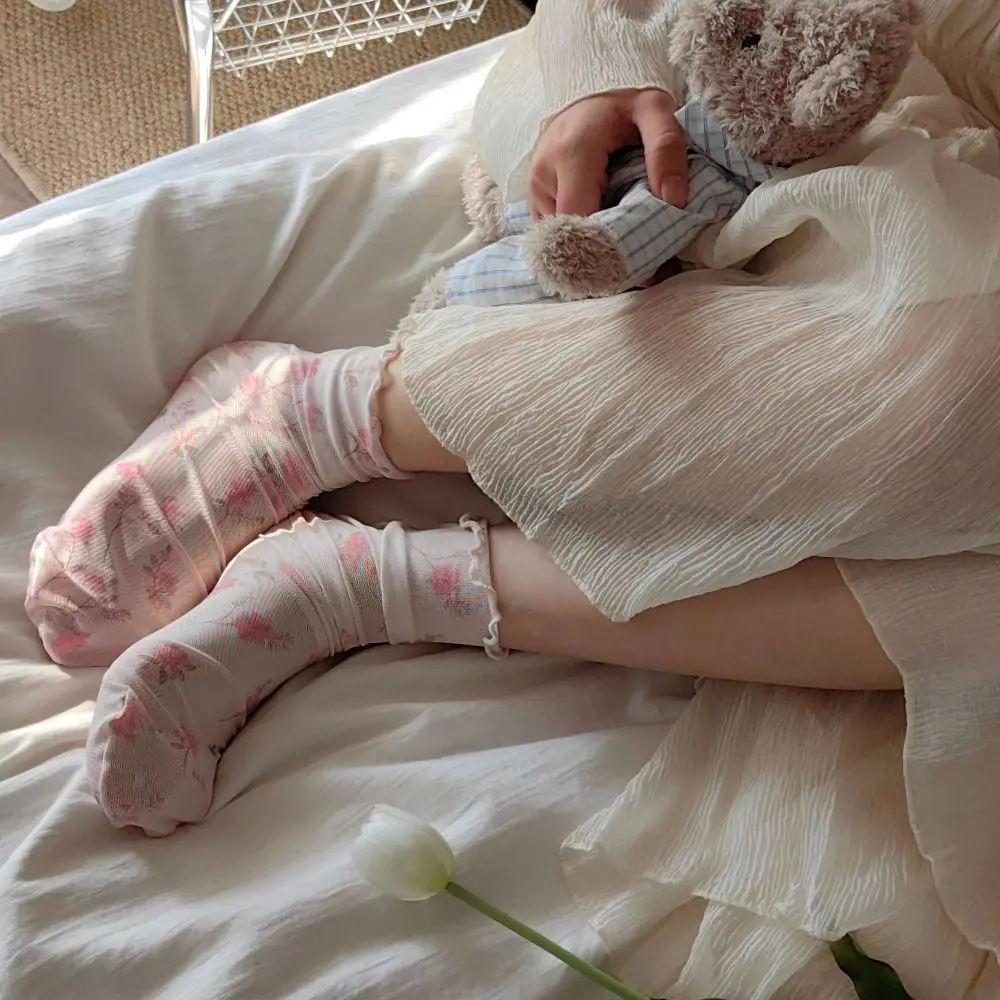 Стильные сетчатые женские элегантные эластичные чулочно-носочные изделия с оборками для девочек, милая уличная одежда, прозрачные цветочные носки для девочек
Стильные сетчатые женские элегантные эластичные чулочно-носочные изделия с оборками для девочек, милая уличная одежда, прозрачные цветочные носки для девочек