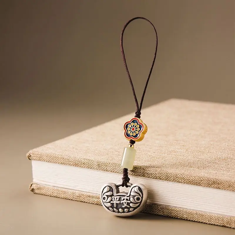 Sterling Silver Ruyi Long Life Lock Keychain Mobile Phone Pendant for Men and Women Retro Auspicious Foot Silver Pendant Gift
Sterling Silver Ruyi Long Life Lock Keychain Mobile Phone Pendant for Men and Women Retro Auspicious Foot Silver Pendant Gift