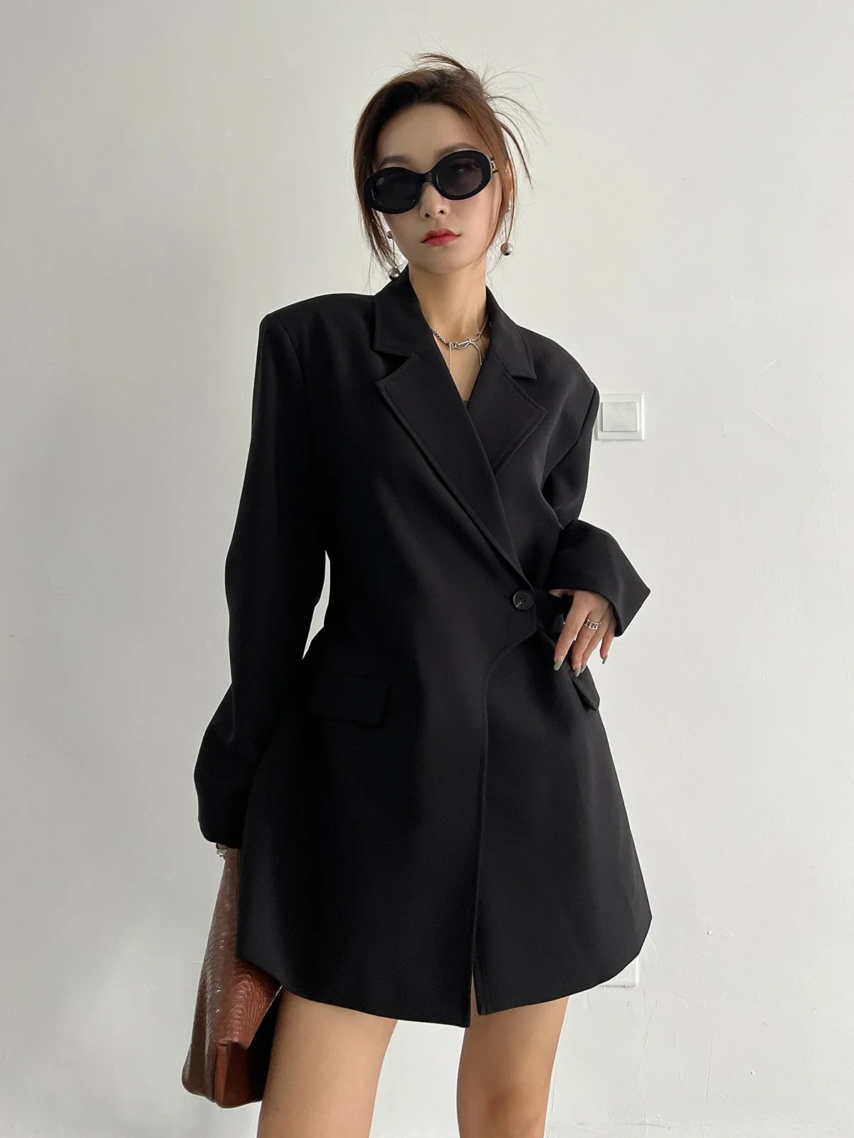 2023 Women Spring and Autumn Korean Style Design Sense Black High-grade Tight Waist Slim Elegant Office Lady Suit Jacket Blazer
2023 Women Spring and Autumn Korean Style Design Sense Black High-grade Tight Waist Slim Elegant Office Lady Suit Jacket Blazer